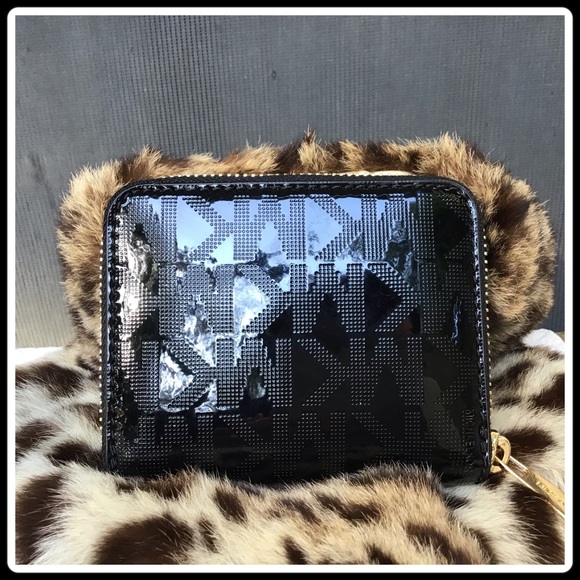 Michael Kors wallet - Picture 3 of 7